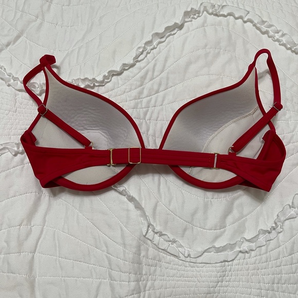 VENUS Push Up Swim Top - Picture 2 of 3